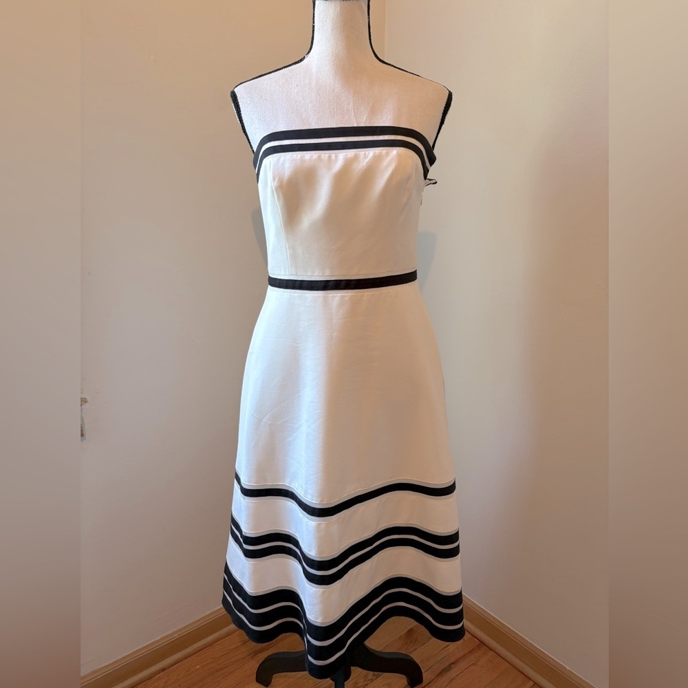 Ann Taylor Strapless White & Black Dress with Built in Corset Women’s Size 2